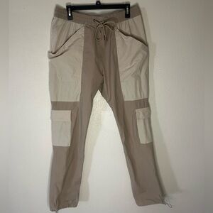 PacSun Men’s kaki cargo pants. Size L
